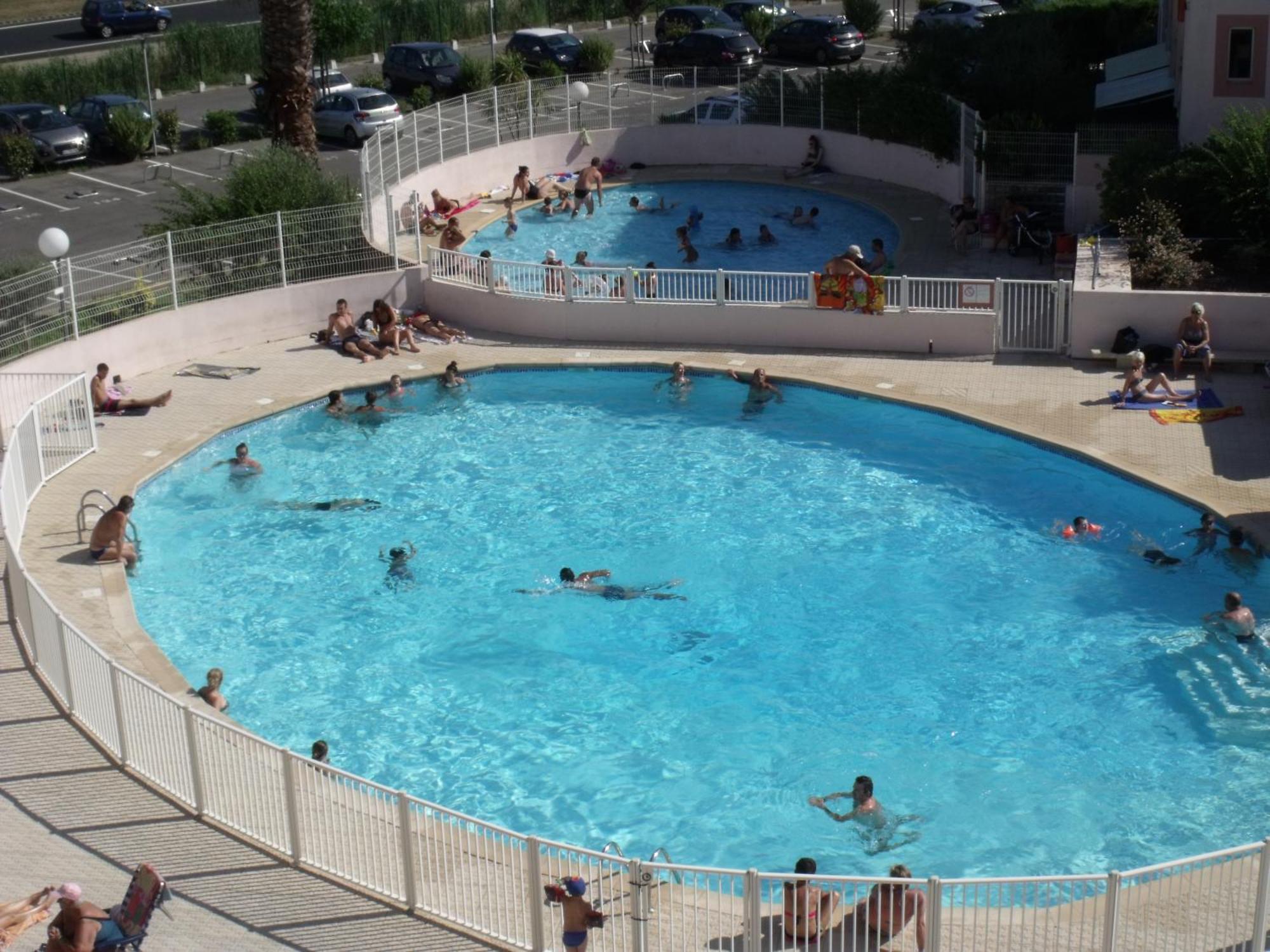 Appartement T2, 3 étoiles, 40m2 ,parking privé, Mer 300m, Wifi, Piscines, très propre, Ascenseurs Le Grau-du-Roi Esterno foto
